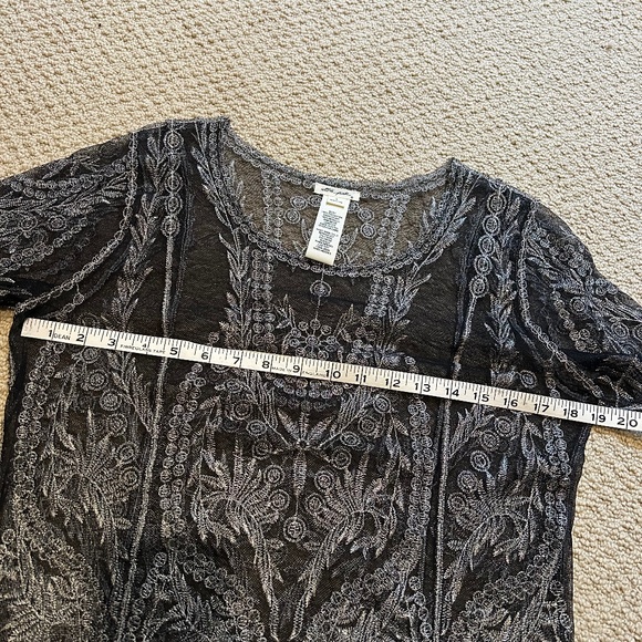 Ultra Pink Black Net with Metallic Detailing Party Top - Picture 3 of 8